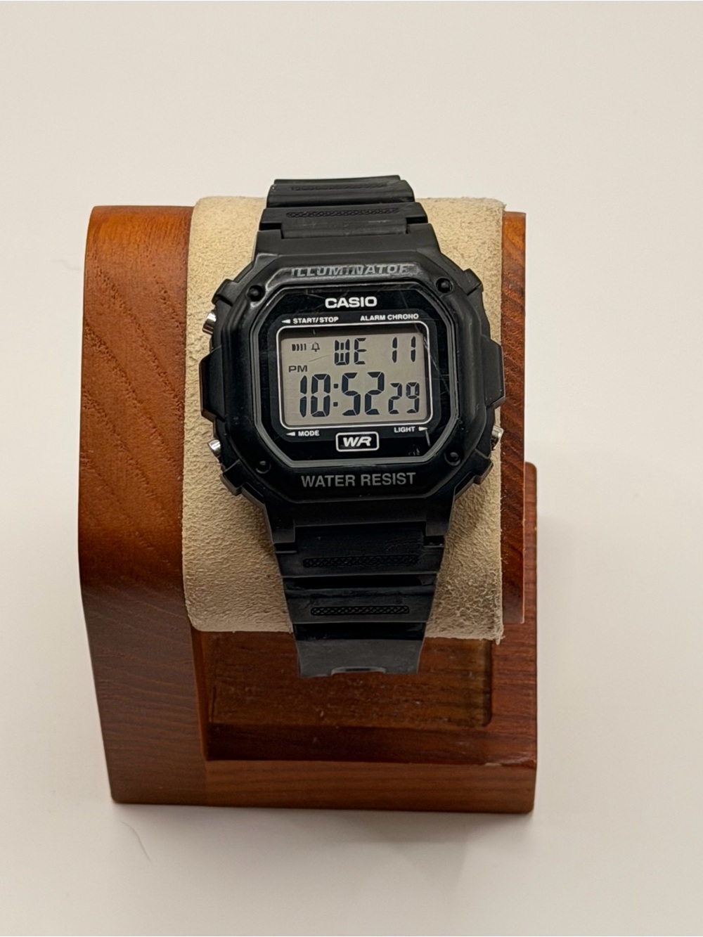 Casio Illuminator 3224 F-108WH Mens Watch 42mm Black Digital Alarm‎ Day Date